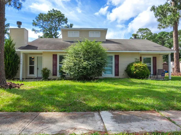 180 Village Circle, Jacksonville, NC 28546