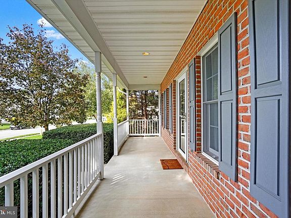 5th image of 2653 Ferncreek Ln