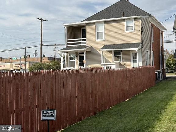 5th image of 413 & 413.5 York St