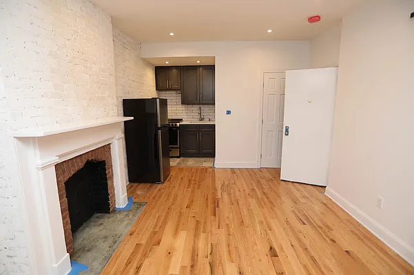 Rented by Douglas Elliman | media 7