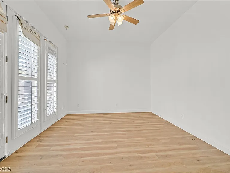 2184 Pont National Dr — Photo 23