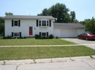 17275 Sequoia Dr, Lowell, IN 46356