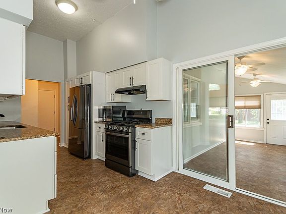 5th image of 4126 Amelia Ave