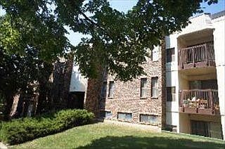 1st image of 2025 Country Club Dr APT 23