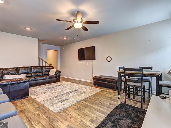 3rd image of 1123 Elyse Ln