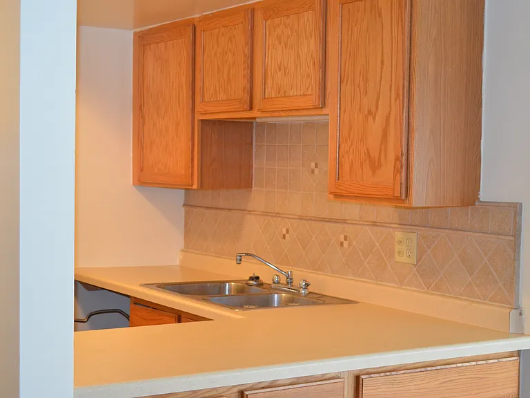 Windpoint Apartments — Photo 26