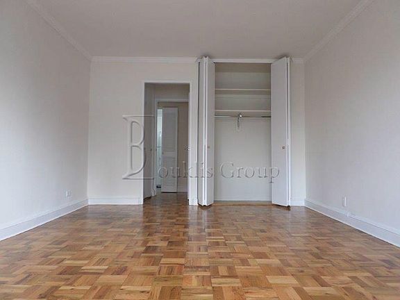 4th image of 353 E 83rd St APT 12C