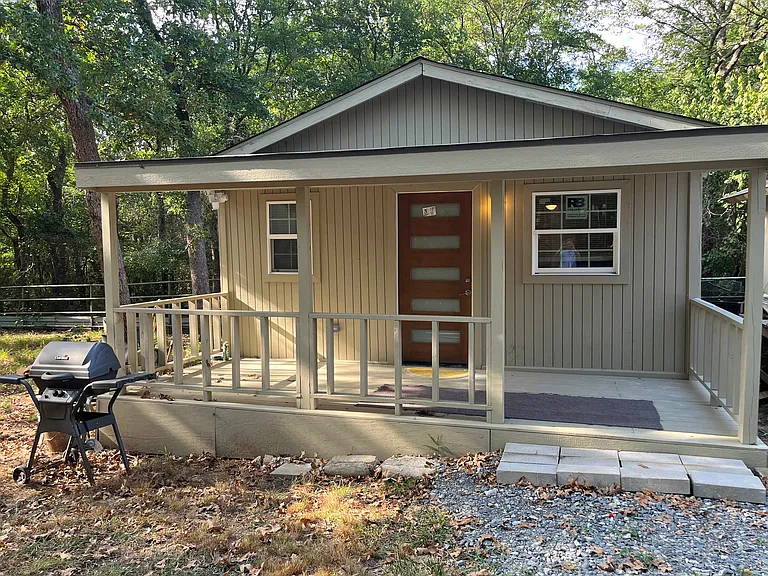 1069 Hanna Dr — Photo 9