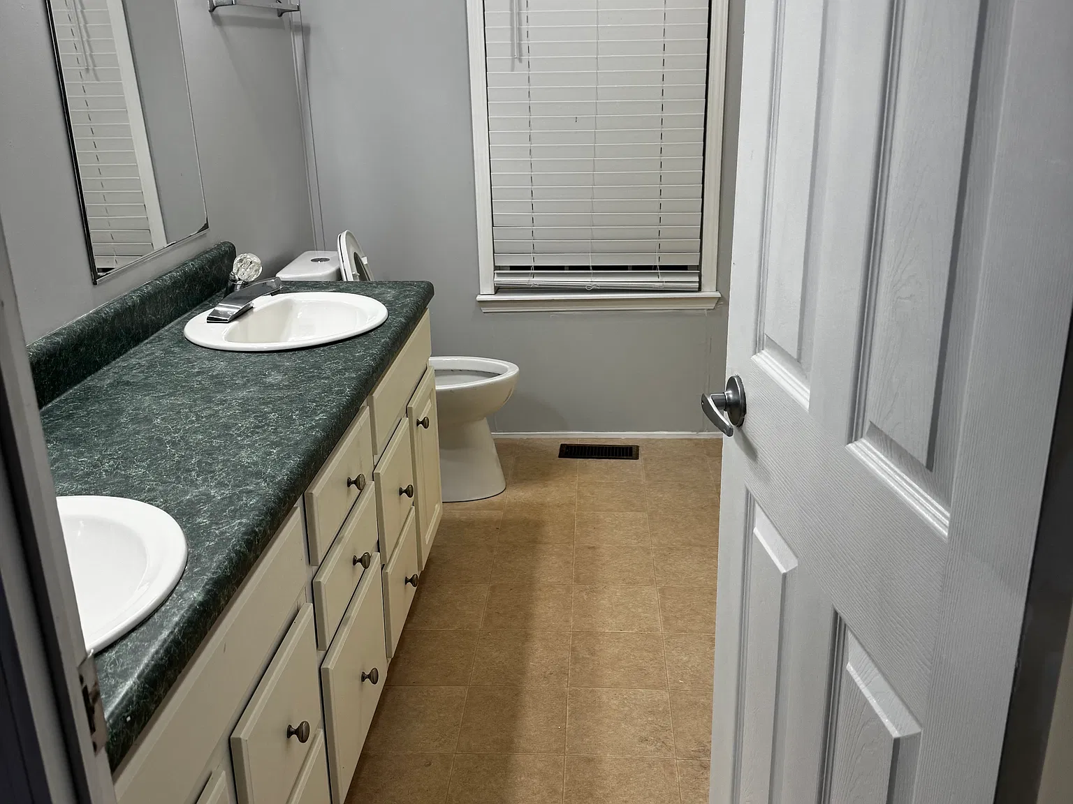 140 Gospel Hill Ct — Photo 4