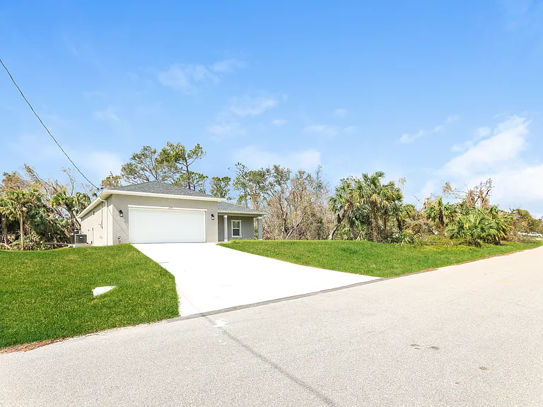 2371 Rushmore St — Photo 5