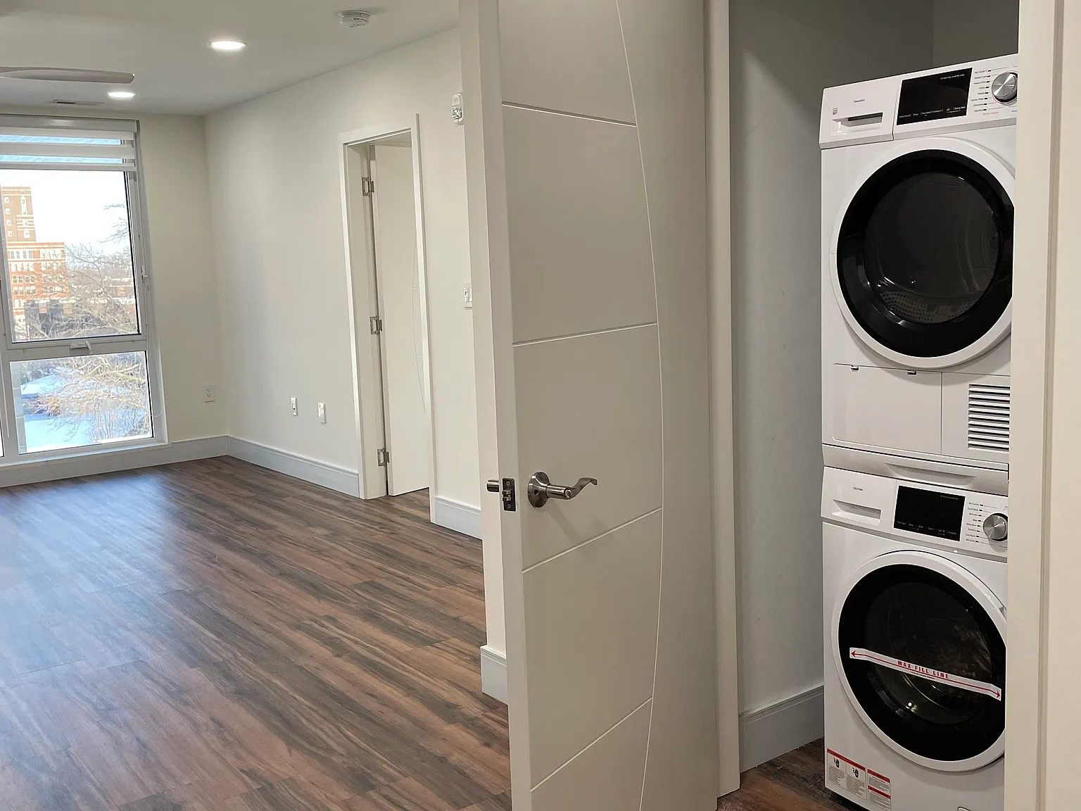 2 bed, 842 sqft, $2,000 — Photo 4