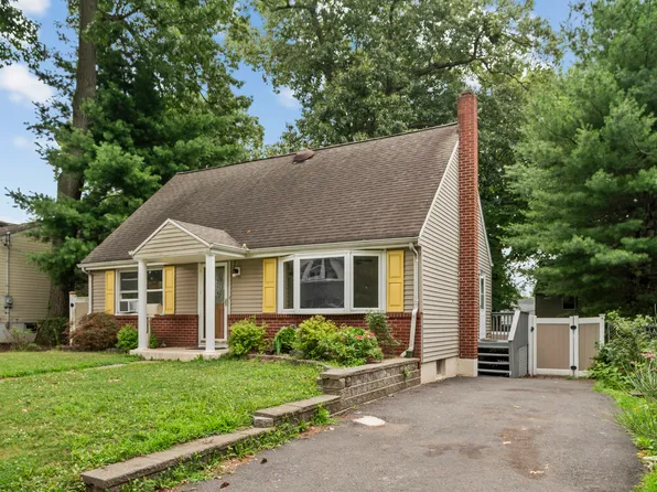 53 Oneida Ave, Dumont, NJ 07628