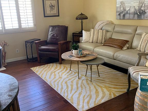 Den could be used as a bedroom