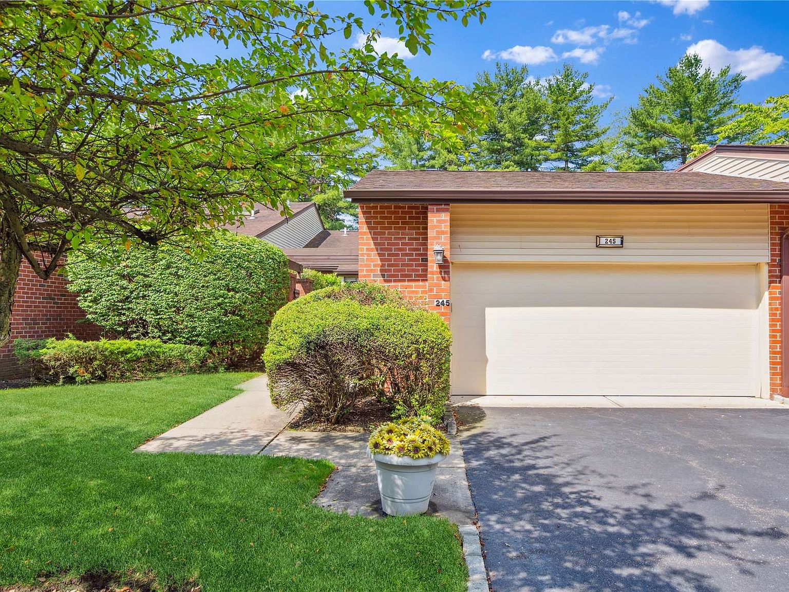 245 Estates Terrace UNIT 245, Manhasset, NY 11030 Zillow