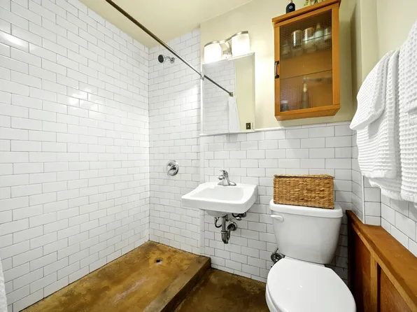 22 Irving Place 1A image 5 of 5