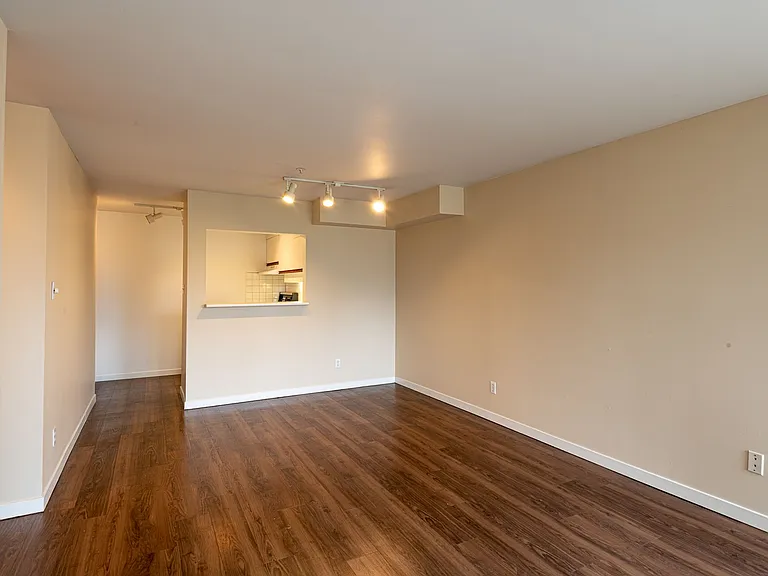 1850 W 8th Ave #205 — Photo 14