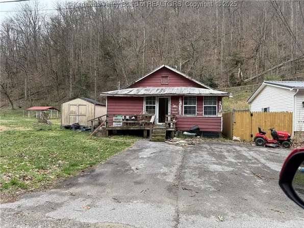 604 Coal Fork Laurel Rd, Seth, WV 25181