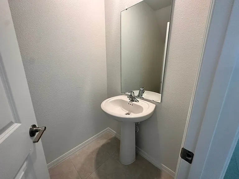 2276 Gatsby Ln — Photo 4