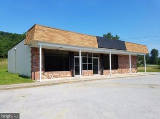 2922 Valley Rd, Berkeley Springs, WV 25411