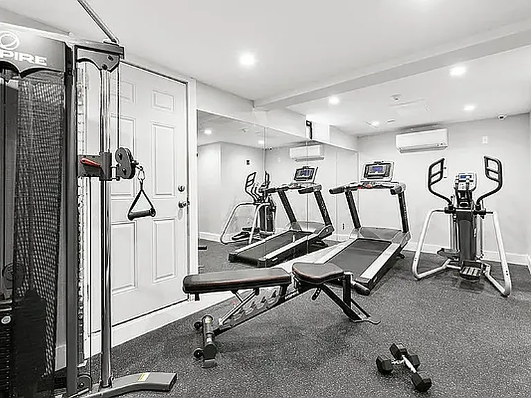 677 Vanderbilt Ave #3B — Photo 8