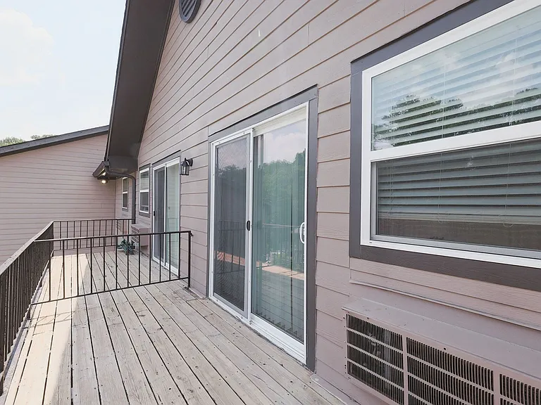 Hampton Hall | Comfort, Convenience, & Community All In One — Photo 111