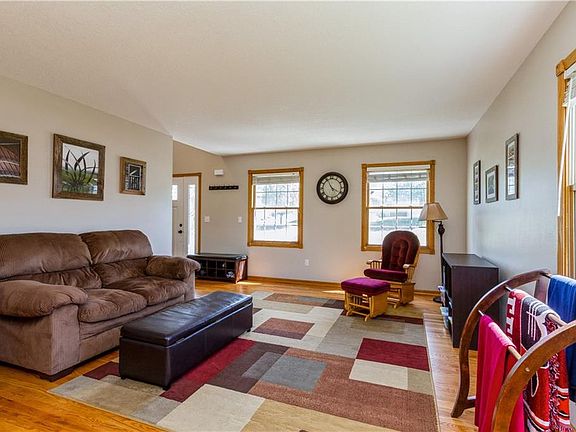 4th image of 845 William Nowels Cir