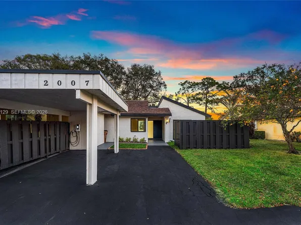 2007 Deer Creek Woodlands Way, Deerfield Beach, FL 33442