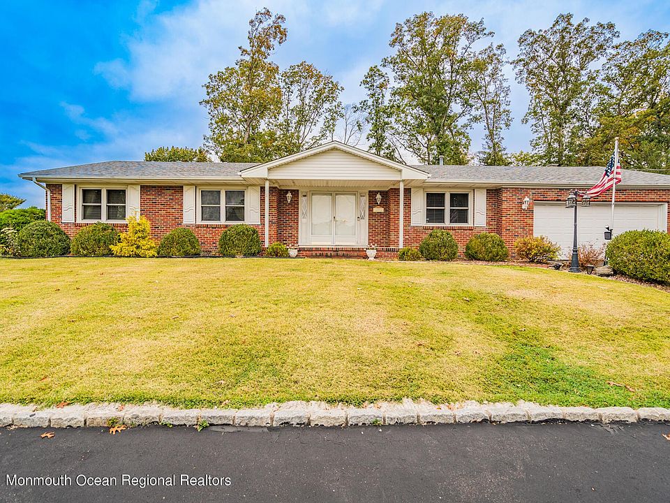 1st image of 878 Somerset Dr