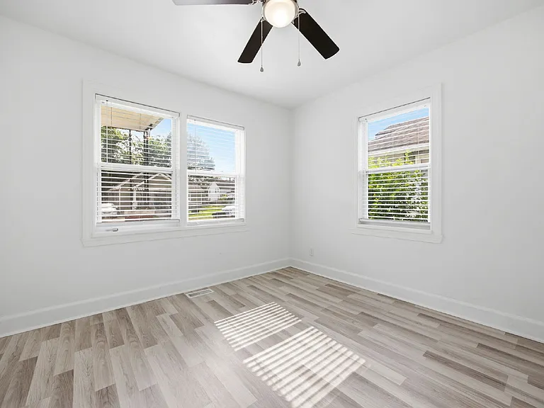 1714 Richmond Ave — Photo 14