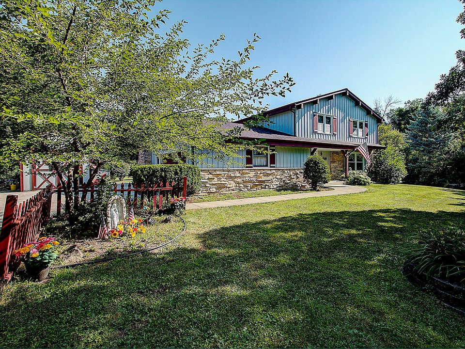 1st image of S85W30540 Stoneridge Dr