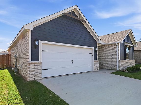 3rd image of 3121 Evyn Blvd
