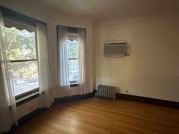 3rd image of 3342 S Lowe Ave APT 2