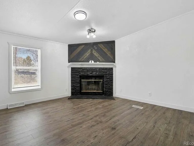 811 Plum Ave — Photo 6