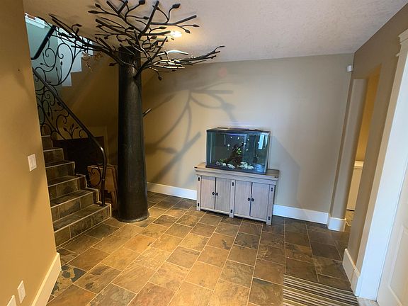 4th image of 4439 Heritage Cres