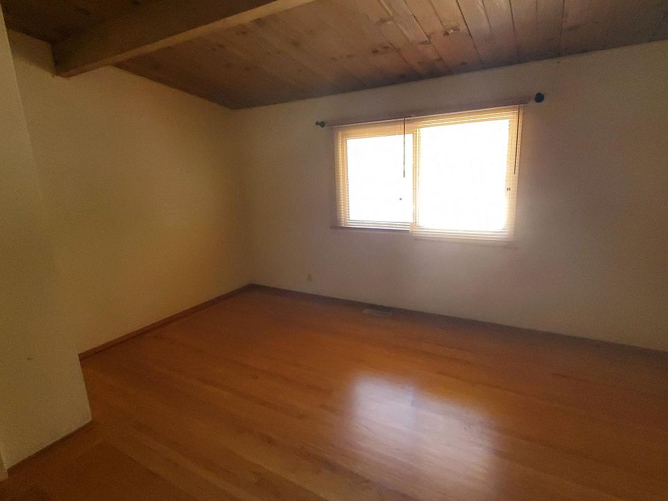 1st image of 945 Woodland Ave