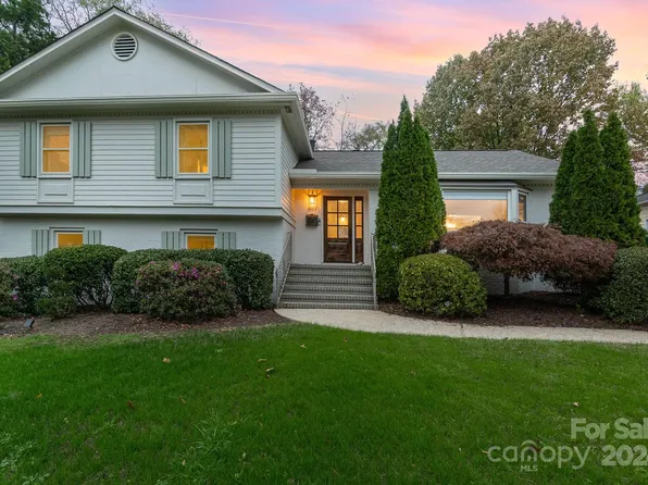 3925 Riverbend Rd, Charlotte, NC 28210