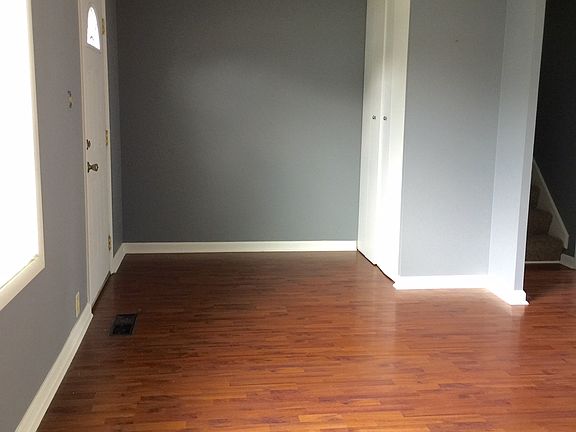4th image of 613 Greenleaf Dr