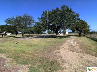 212 Ocelot Rd, Inez, TX 77968