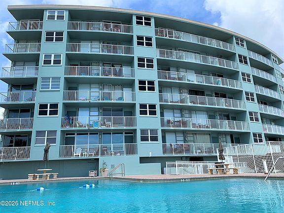 3rd image of 800 N ATLANTIC Avenue #320