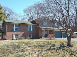 1 Lamplighter Ln, Rochester, NY 14616