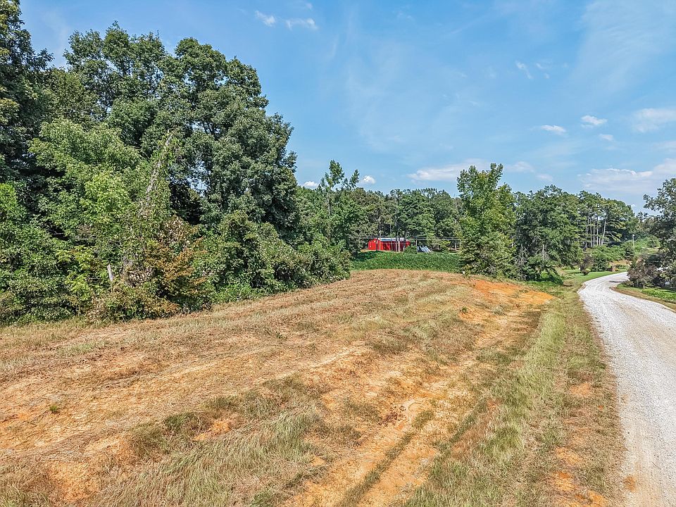 2nd image of 16 Country Estates Dr