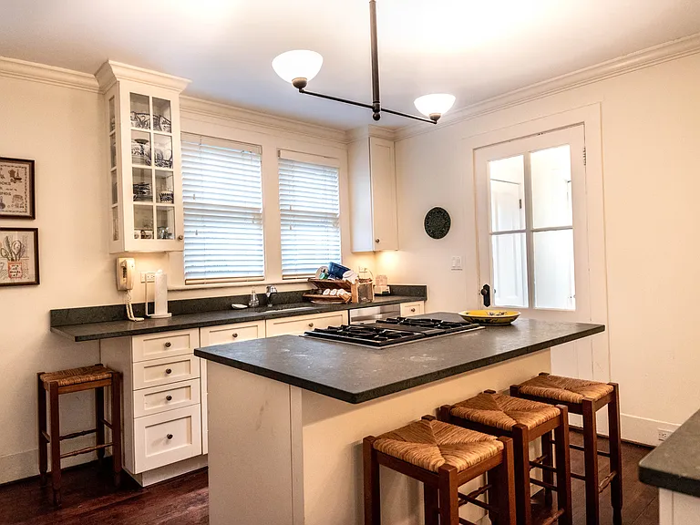58 Layton Ave — Photo 15
