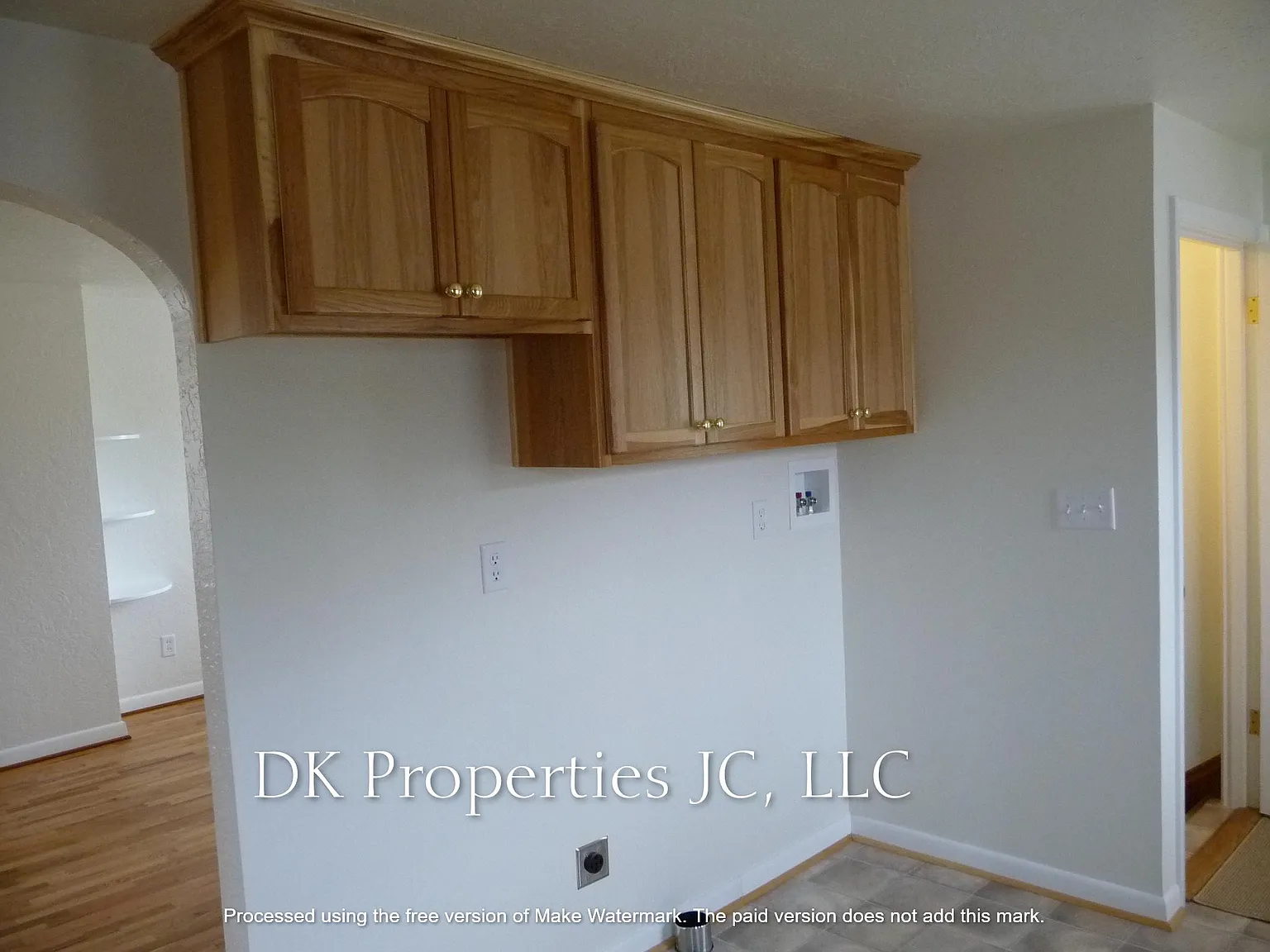 1180 Laurel St — Photo 3
