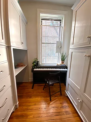 Rented by Compass | media 24