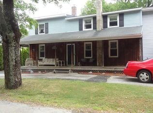 13 B St, Douglas, MA 01516