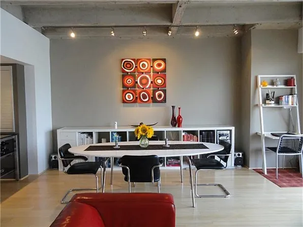 2016 Main St, Houston, TX