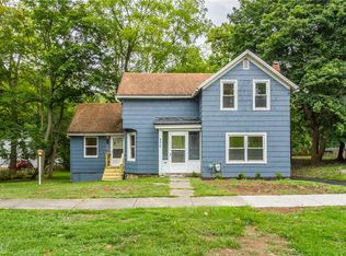 330 Vienna St, Newark, NY 14513