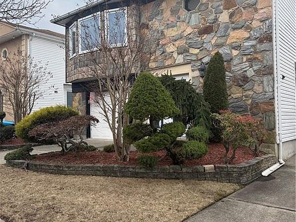 2nd image of 72 Bangor St