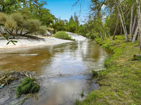 45893 Sutton Dr, Oakhurst, CA 93644