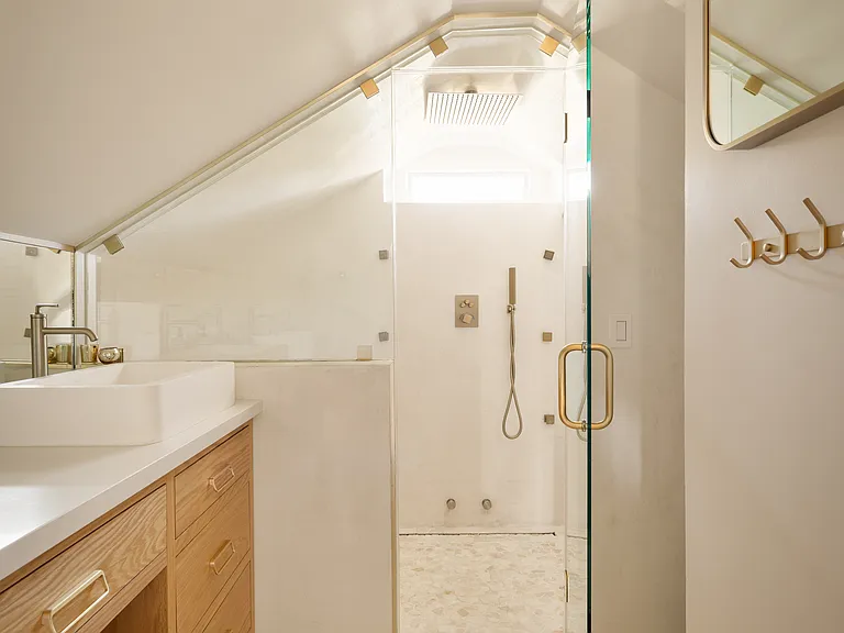 1028 Summit Ave #A — Photo 58